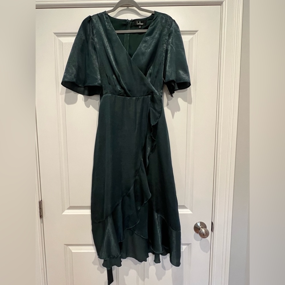 NWT lulus emerald green size M ruffle dress
